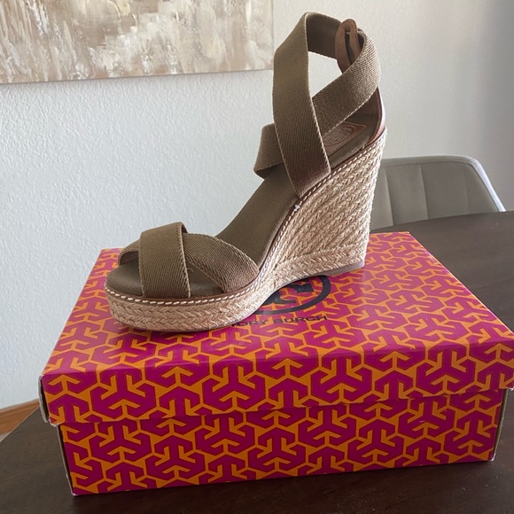 Tory Burch Shoes - NWT Tory Burch Tan and Brown Wedges